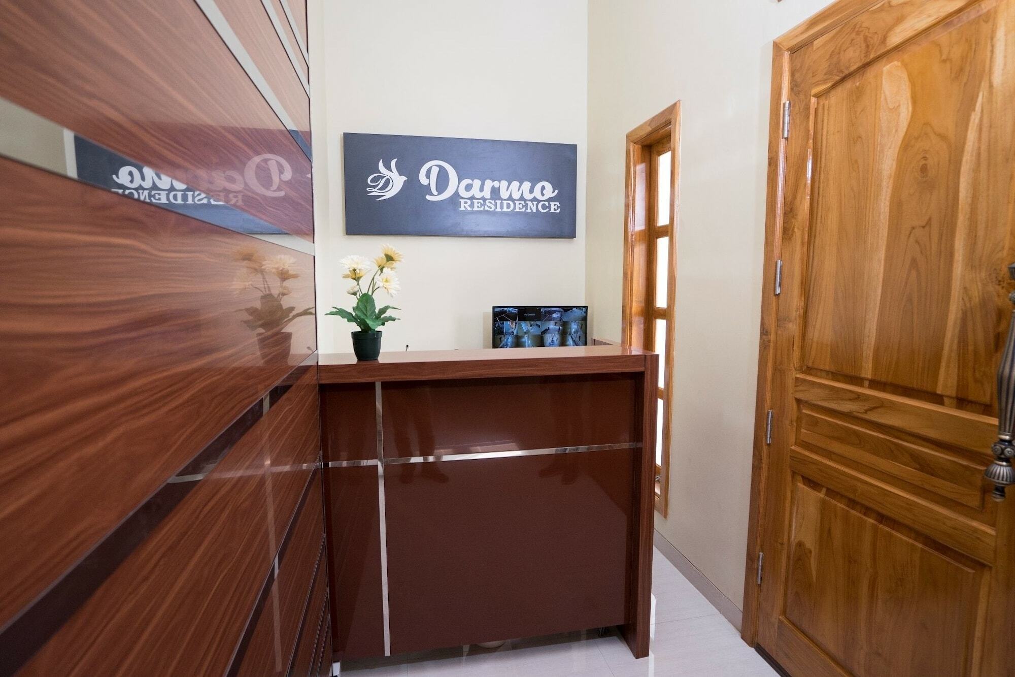 Urbanview Darmo Residence Бандунг Экстерьер фото